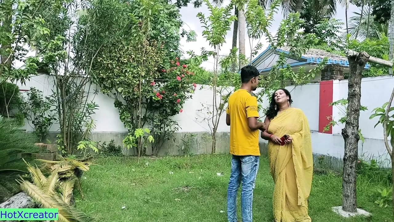 Indian Hot Bhabhi Sex with Unknown Young Boy! Plz Cum Inside Hot bhabhi sex